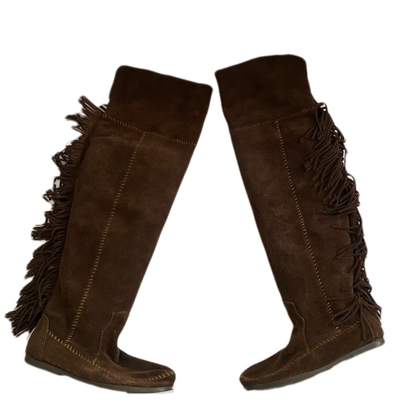 NWOT Minnetonka Suede Tall Brown Fringe Moccasin Boots - Picture 3 of 11